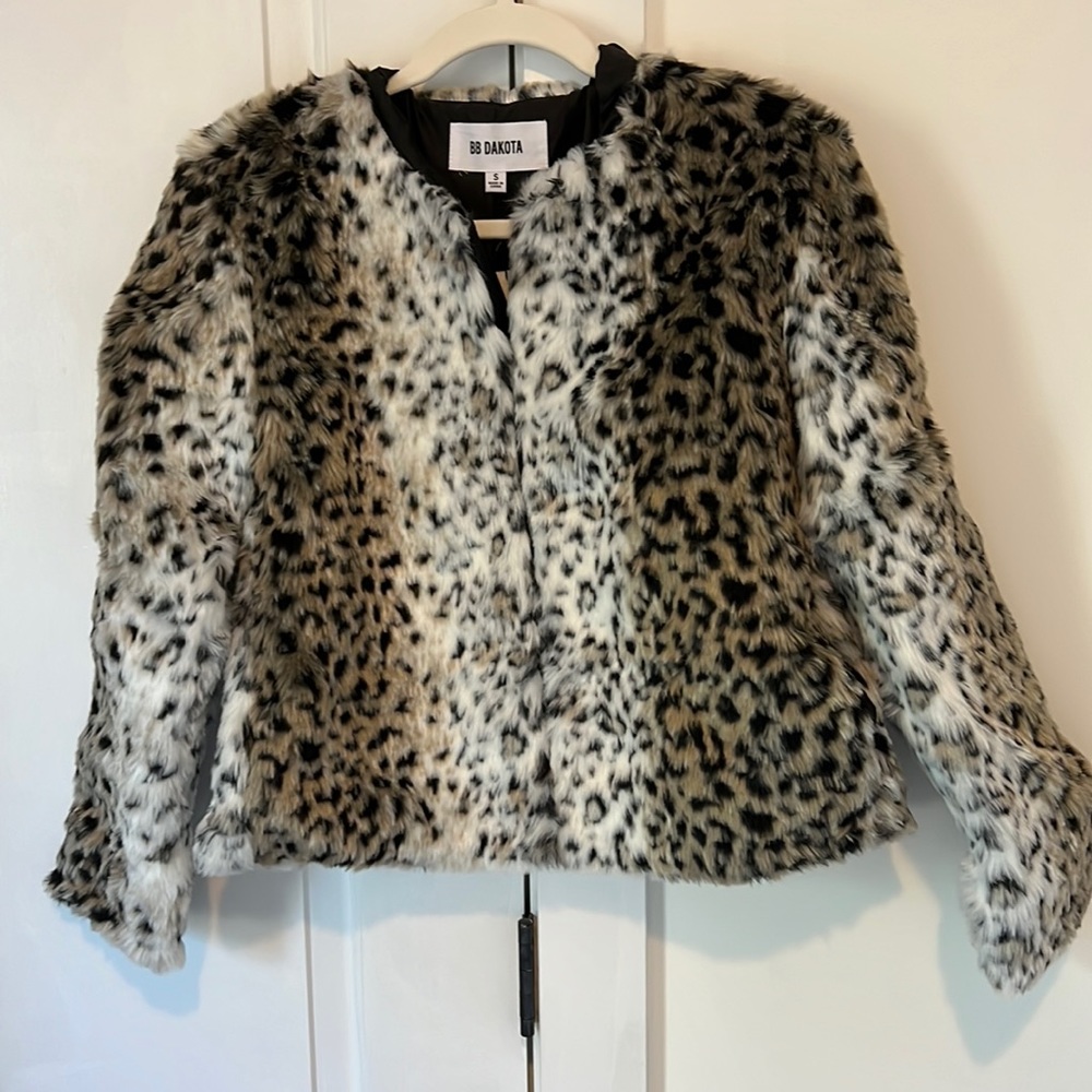 BB Dakota leopard coat